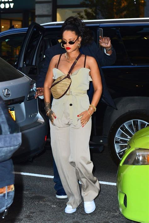 chanel chain bag rihanna wore|rihanna all black bag.